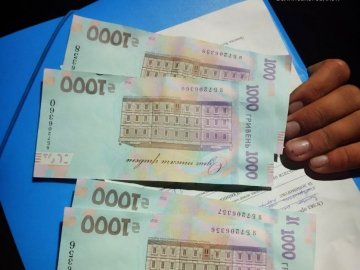 У Луцьку п'яна водійка намагалась відкупитись від патрульних за 4 тисячі гривень