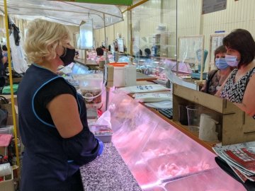 На Волині перевірили ринки, магазини, кафе на дотримання вимог карантину: скільки виявили порушень