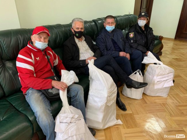 У Луцьку продовжують опрацьовувати протоколи з дільниць. ФОТО 