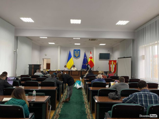 У Луцьку продовжують опрацьовувати протоколи з дільниць. ФОТО 