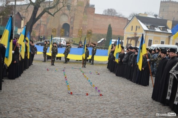 У Луцьку вшанували пам'ять жертв голодоморів. ФОТО