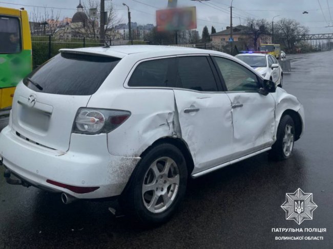 У Луцьку на Карпенка-Карого зіткнулися 3 автівки. ФОТО