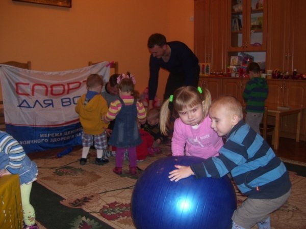 Луцьких дітей-сиріт вчили правильно рухатися. ФОТО