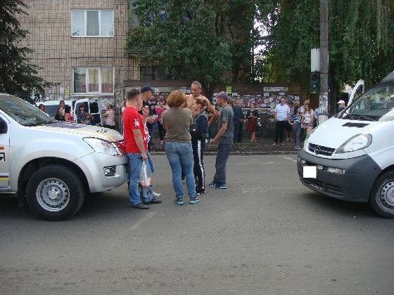 У Ковелі на «зебрі» бус збив жінку. ФОТО