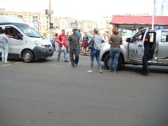 У Ковелі на «зебрі» бус збив жінку. ФОТО