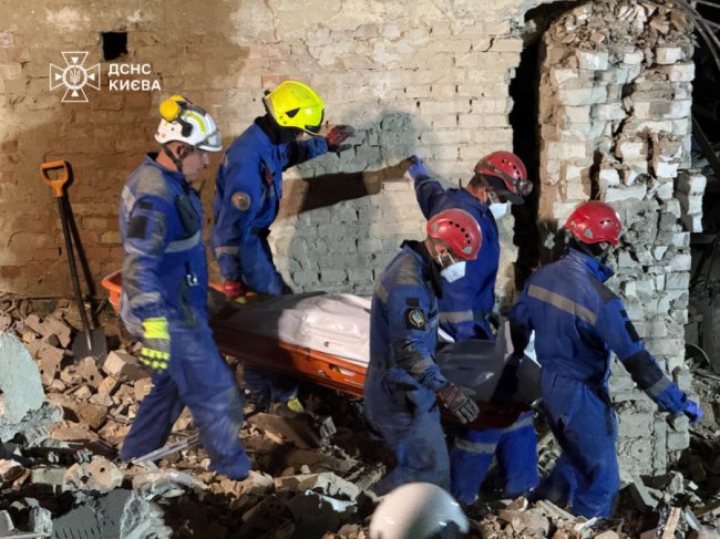 З-під завалів дістали ще 3 тіла: у Києві зросла кількість загиблих від ударів рф