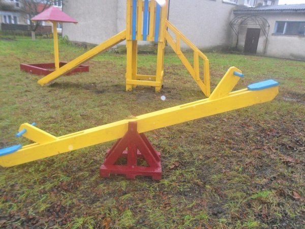 На Волині з'явився новий дитмайданчик  від лісівників