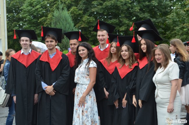 У луцькому політесі «відгуділи» випускний. ФОТО