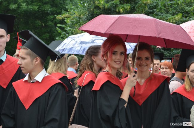 У луцькому політесі «відгуділи» випускний. ФОТО