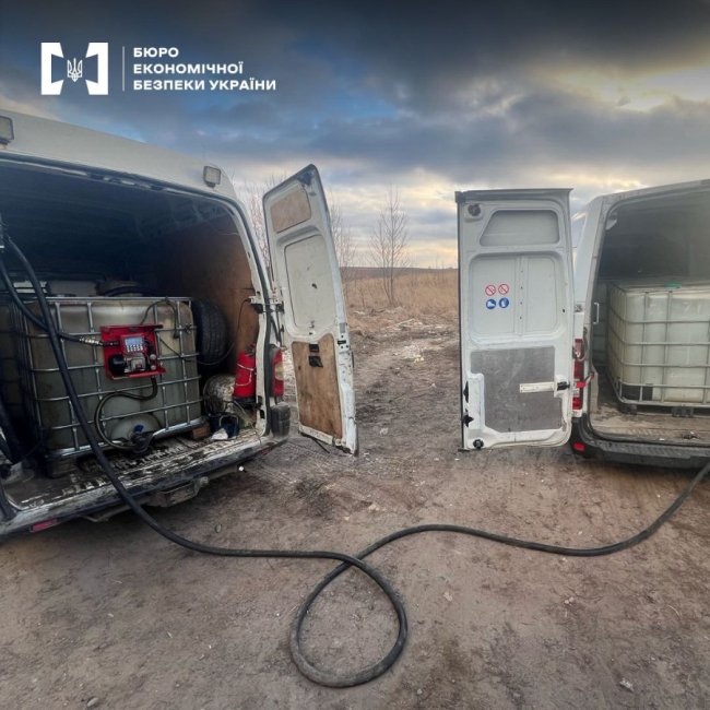 Двоє нововолинців облаштували підпільну АЗС в багажнику буса: їх судили. ВІДЕО