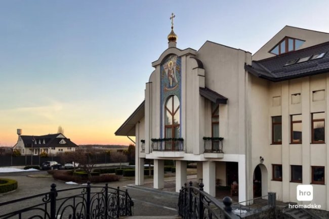 «Немає зв’язку з Медведчуками, але за них молюся»: як живе Зимненський монастир УПЦ (МП) на Волині 