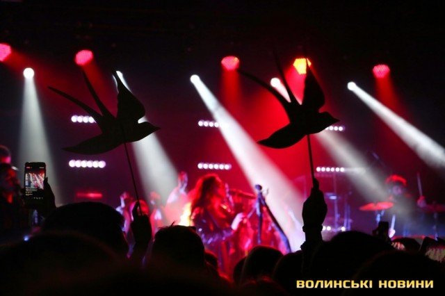 Гурт «KAZKA» у Луцьку підірвав публіку. ФОТО