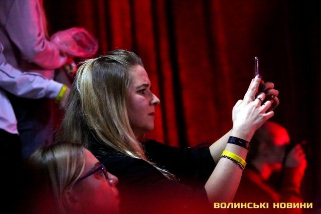 Гурт «KAZKA» у Луцьку підірвав публіку. ФОТО