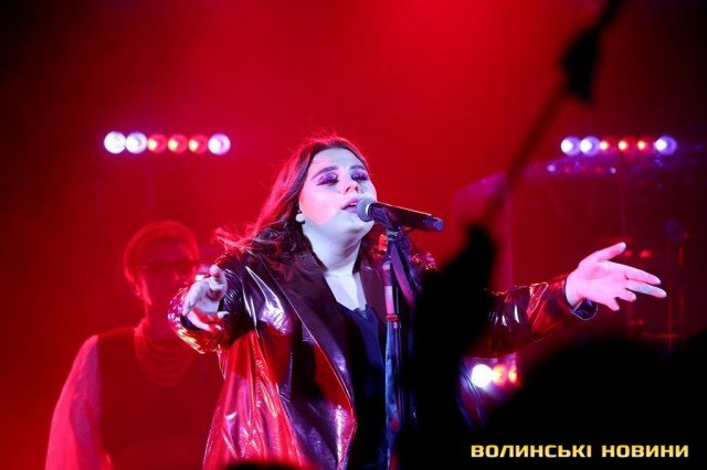 Гурт «KAZKA» у Луцьку підірвав публіку. ФОТО