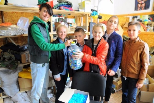 Волинський школяр збирав кришечки на протези бійцям у Туреччині. ФОТО