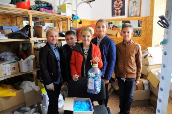 Волинський школяр збирав кришечки на протези бійцям у Туреччині. ФОТО