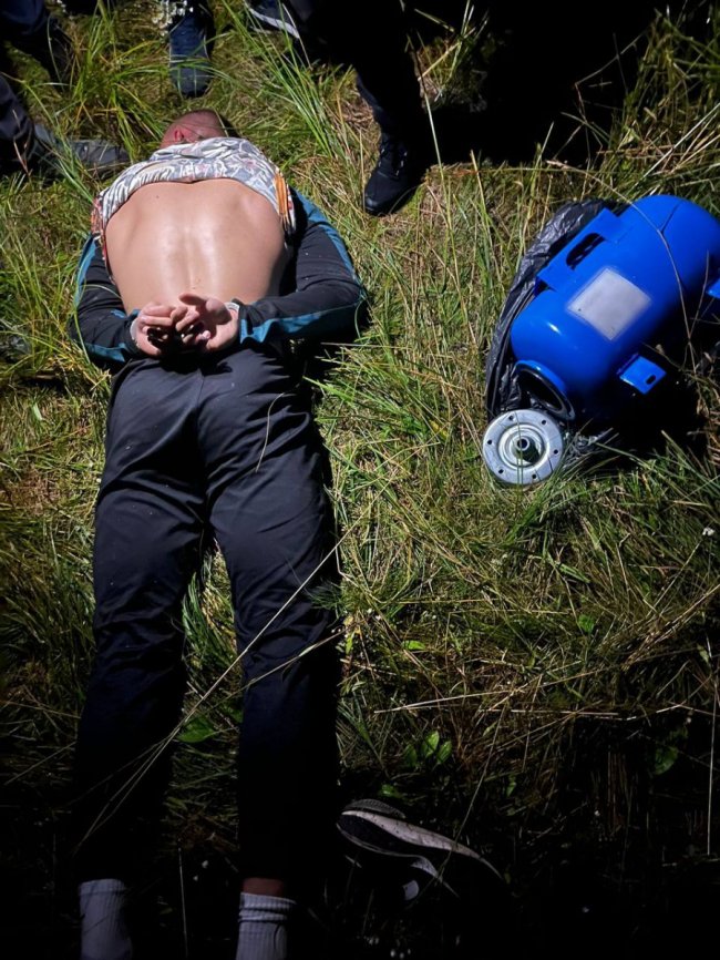 На Волині «на гарячому» затримали 19-річного «серійного» наркодилера. ФОТО