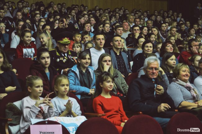 У Луцьку відбувся V міський фестиваль-конкурс двійнят та близнят. ФОТО