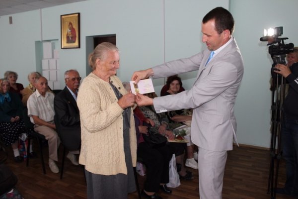 «70 років Перемоги над нацизмом»: Сергій Григоренко вручив ювілейні медалі. ФОТО 