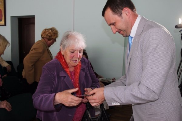 «70 років Перемоги над нацизмом»: Сергій Григоренко вручив ювілейні медалі. ФОТО 