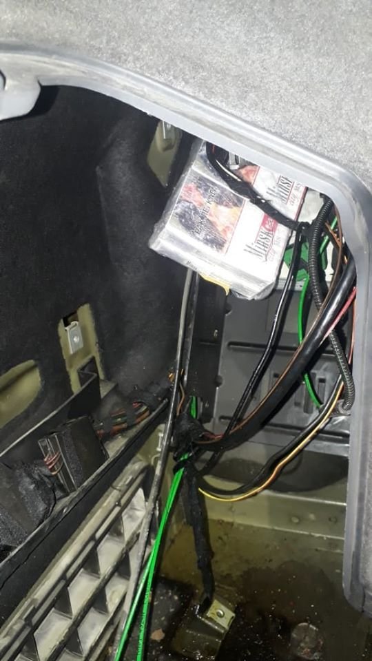 На Волині білорус позбувся BMW через контрабандні сигарети. ФОТО