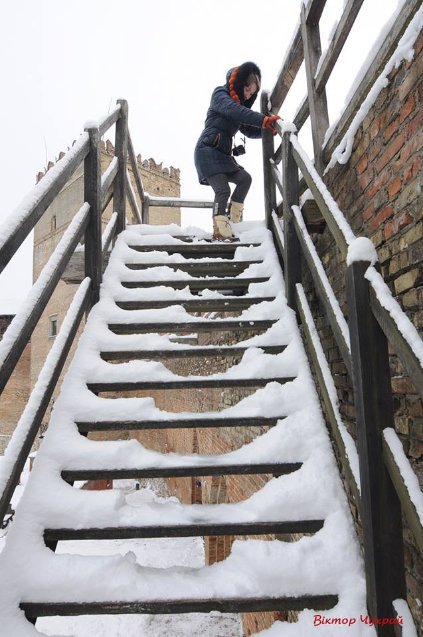 Фото зимового Луцького замку