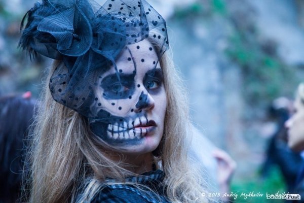 «Стильний Хеллоуїн»: фотопленер у закинутому форті