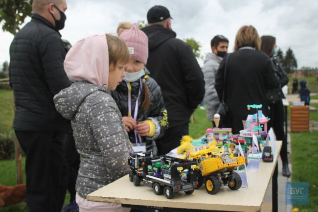 У місті на Волині відбувся конкурс-виставка роботів Lego. ФОТО