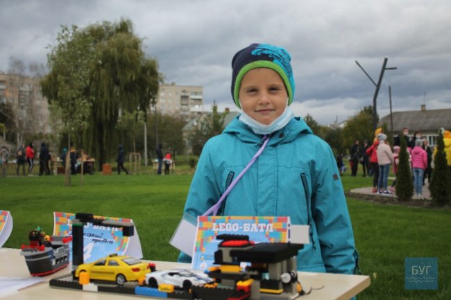 У місті на Волині відбувся конкурс-виставка роботів Lego. ФОТО