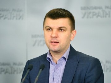 Волинський депутат - «за» продовження терміну перебування транзитних авто в Україні