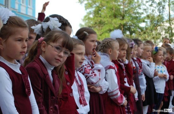 У Луцьку – останній дзвінок для 11-х класів