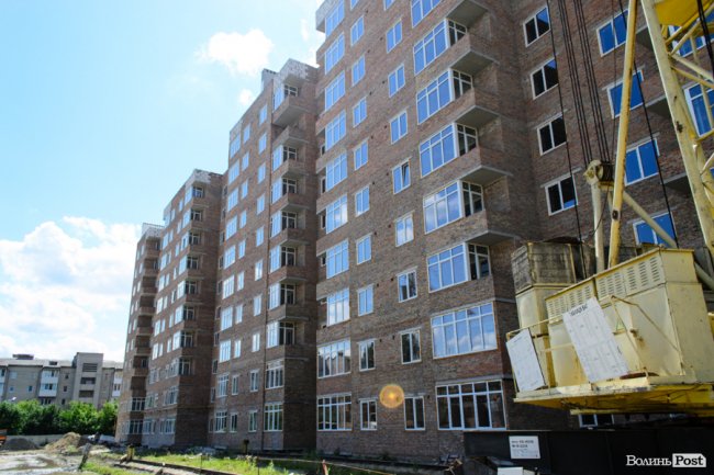 Будівництво триває: як у Луцьку «розростається» яскравий ЖК «Caramel Residence». ФОТО*