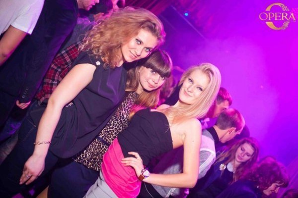 Фото з клубу Opera
