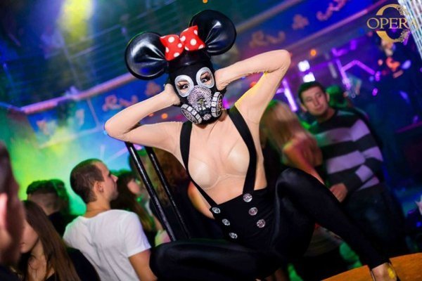 Фото з клубу Opera