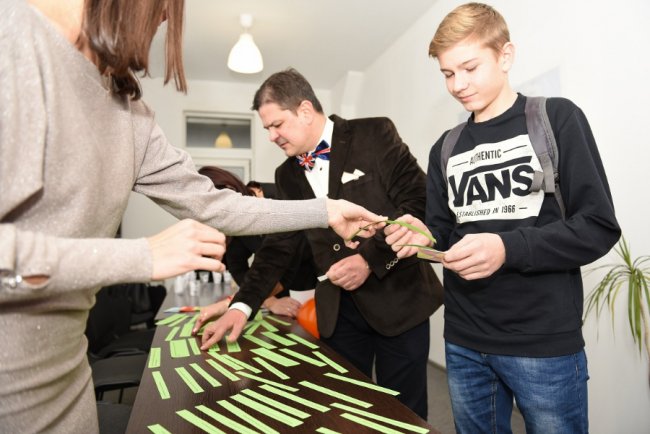 У «Промені» відкривається незвичний сімейний клуб англійської мови*