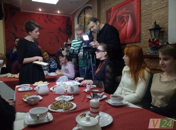 У Луцьку з'явились перше меню і  газета,  надруковані шрифтом Брайля 