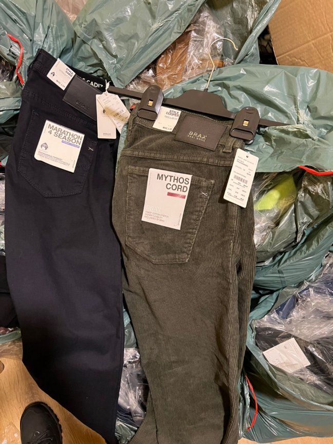 Через «Устилуг» намагалися незаконно провезти у вантажі гумдопомоги одяг, вартістю майже 270 тисяч 