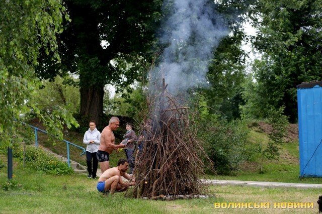 Як у Луцьку на Івана Купала освячували воду у Стиру. ФОТО