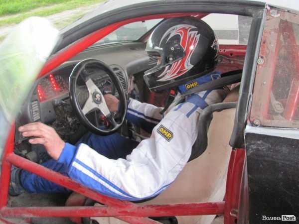 Під Луцьком змагалися автогонщики. ФОТО 