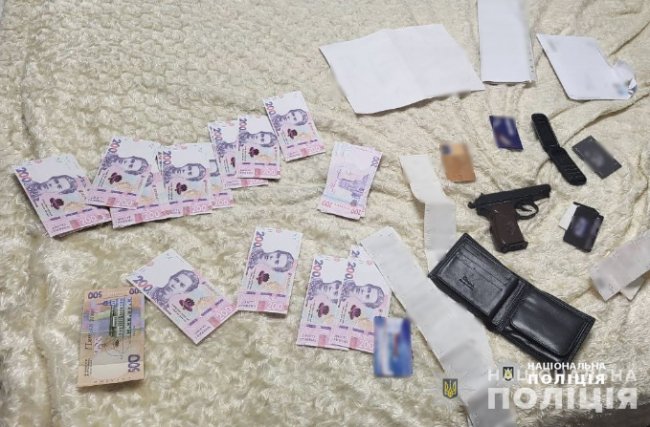 У Луцьку зловмисникам, які вимагали гроші та шантажували людей, оголосили підозру