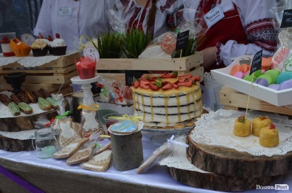 У Луцьку відбулась виставка-ярмарок виробів від студентів та майстрів профтехосвіти. ФОТО