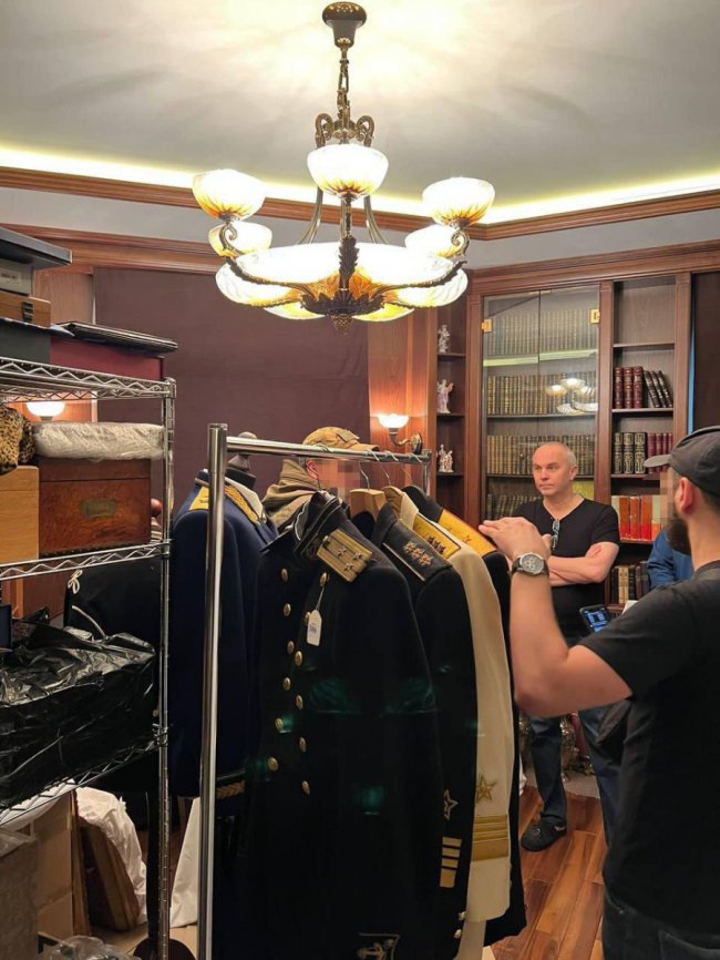 У Шуфрича під час обшуків знайшли російські медалі та посвідчення «ветерана Збройних сил рф». ФОТО