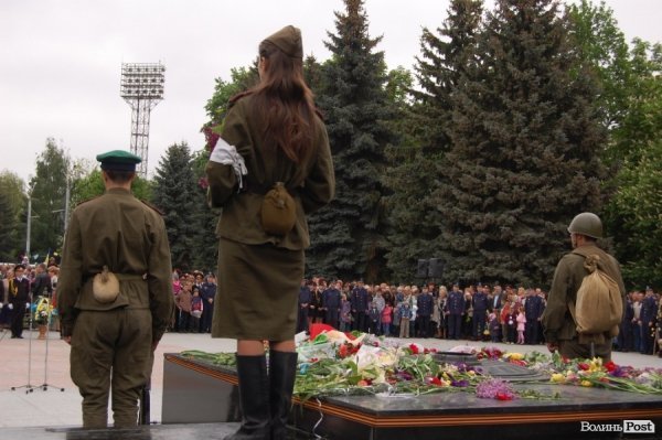 Парад Перемоги у Луцьку пройшов з комуністами і міліцією