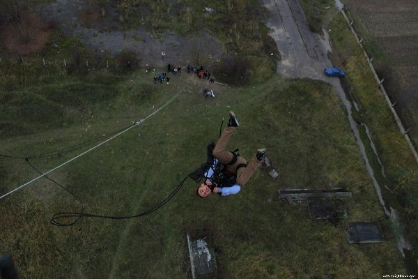 У Луцьку бурят стрибнув з труби заввишки понад 50 метрів. ФОТО