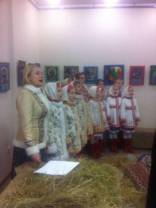 У Луцьку колядував захід зі сходом. ФОТО