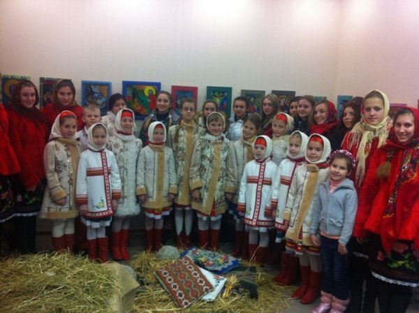 У Луцьку колядував захід зі сходом. ФОТО