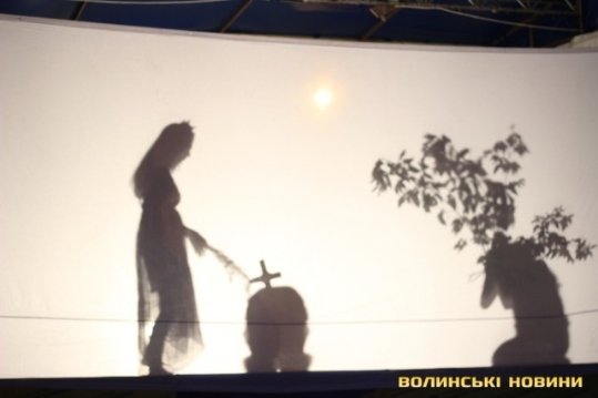 У Луцьку майстри вогню та тіней збирали гроші для військових. ФОТО. ВІДЕО