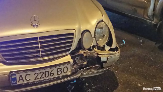 Аварія на Ковельській: у неадекватного водія знайшли білий порошок