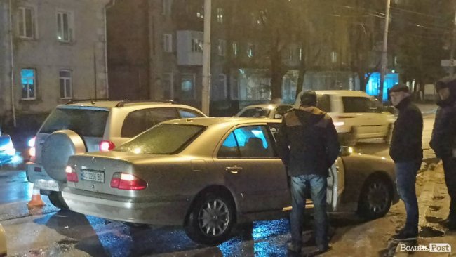 Аварія на Ковельській: у неадекватного водія знайшли білий порошок