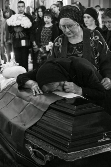 Лучани провели в останню дорогу загиблого Героя Дмитра Пержила